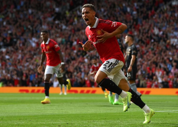 Diferentes opciones de Antony Matheus y Frenkie de Jong